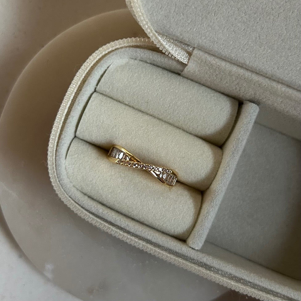 Luna Ring