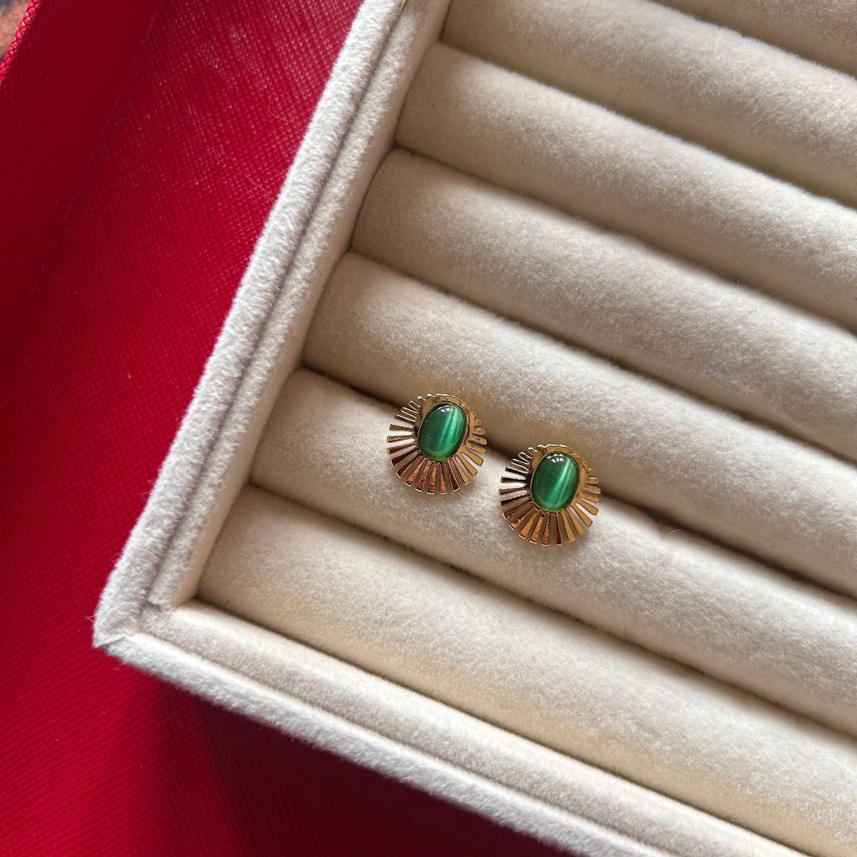 Faye Necklace with earrings